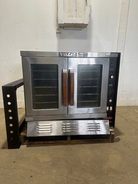 "VULCAN SG - 2SME"H.D COMMERCIAL N GAS CONVECTION OVEN WITH BASE AND 5 RACKS - Second Life - Equipment - collection_name
