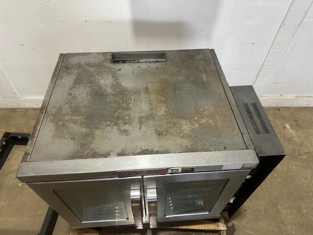 "VULCAN SG - 2SME"H.D COMMERCIAL N GAS CONVECTION OVEN WITH BASE AND 5 RACKS - Second Life - Equipment - collection_name