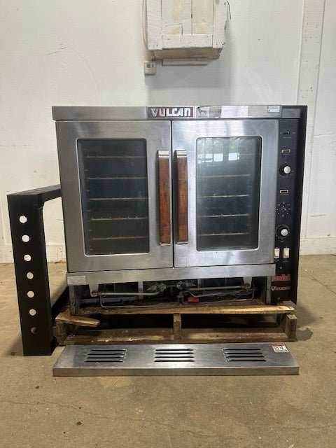 "VULCAN SG - 2SME"H.D COMMERCIAL N GAS CONVECTION OVEN WITH BASE AND 5 RACKS - Second Life - Equipment - collection_name