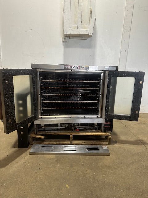 "VULCAN SG - 2SME"H.D COMMERCIAL N GAS CONVECTION OVEN WITH BASE AND 5 RACKS - Second Life - Equipment - collection_name