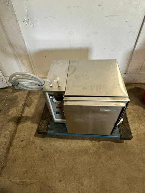 VWR/Sheldon 1410M 1200698 STAINLESS STEEL VACUUM OVEN FOR LABORATORY, 120V - Second Life-Equipment-collection_name