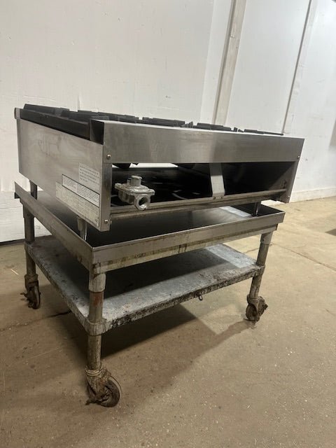 "WELLS HDHP3630G" H.D COMMERCIAL GAS HOT PLATE WITH 6 BURNERS ON CART - Second Life - Equipment - collection_name