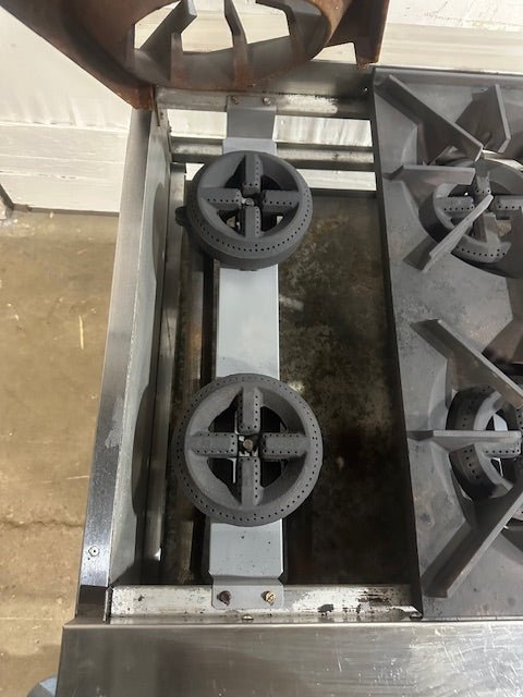 "WELLS HDHP3630G" H.D COMMERCIAL GAS HOT PLATE WITH 6 BURNERS ON CART - Second Life - Equipment - collection_name