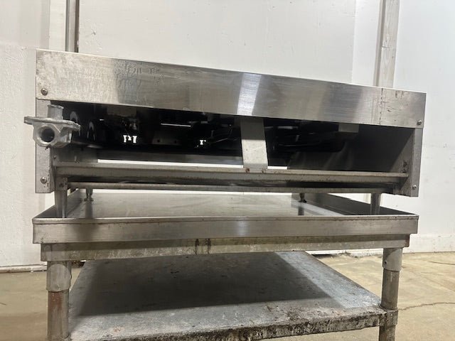 "WELLS HDHP3630G" H.D COMMERCIAL GAS HOT PLATE WITH 6 BURNERS ON CART - Second Life - Equipment - collection_name