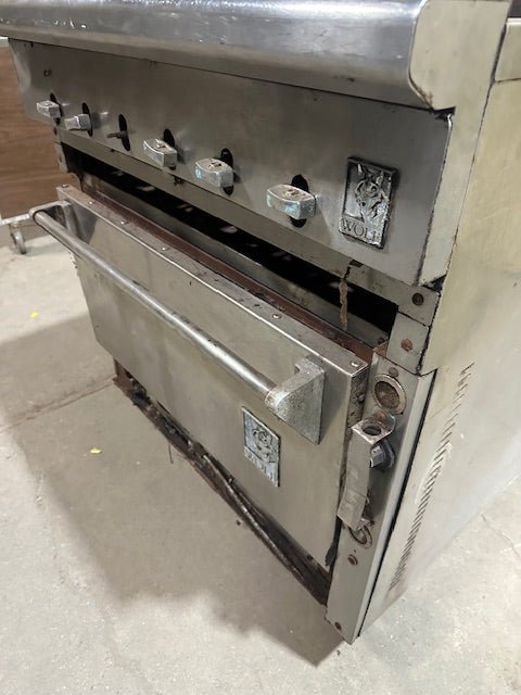 WOLF NATURAL GAS RADIANT HEAT CHAR BROILER GRILL WITH BOTTOM CONVECTION OVEN - Bargains R Ours - #collection_name#