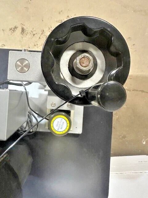 YIFUN DDX - 450 DESKTOP ELECTRIC 110V BOTTLE CAPPING MACHINE Cap Screwing Locking - Second Life - Equipment - collection_name