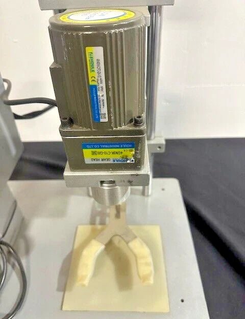 YIFUN DDX - 450 DESKTOP ELECTRIC 110V BOTTLE CAPPING MACHINE Cap Screwing Locking - Second Life - Equipment - collection_name