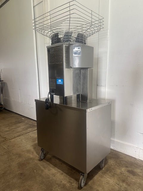 ZUMMO Z14C 110V H.D COMMERCIAL S.S AUTOMATIC CITRUS JUICE MACHINE W/2 TRASH CANS - Second Life - Equipment - collection_name