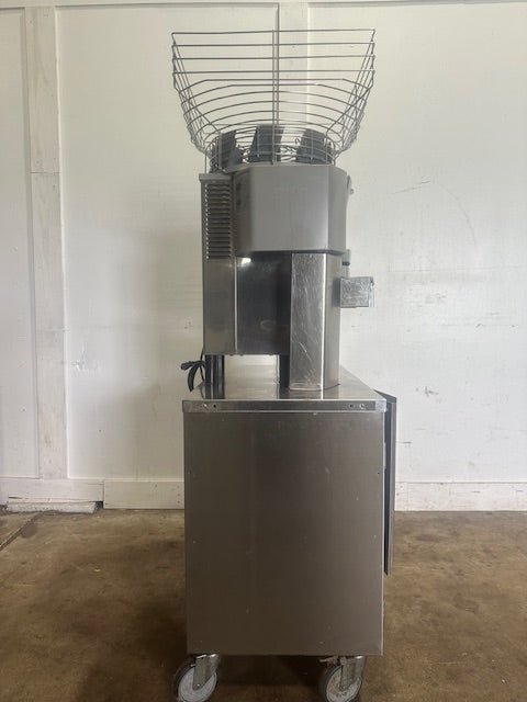 ZUMMO Z14C 110V H.D COMMERCIAL S.S AUTOMATIC CITRUS JUICE MACHINE W/2 TRASH CANS - Second Life - Equipment - collection_name