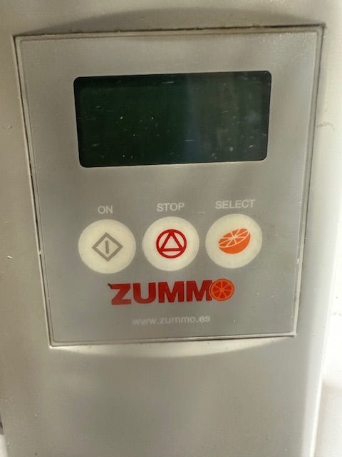 ZUMMO Z14C 110V H.D COMMERCIAL S.S AUTOMATIC CITRUS JUICE MACHINE W/2 TRASH CANS - Second Life - Equipment - collection_name